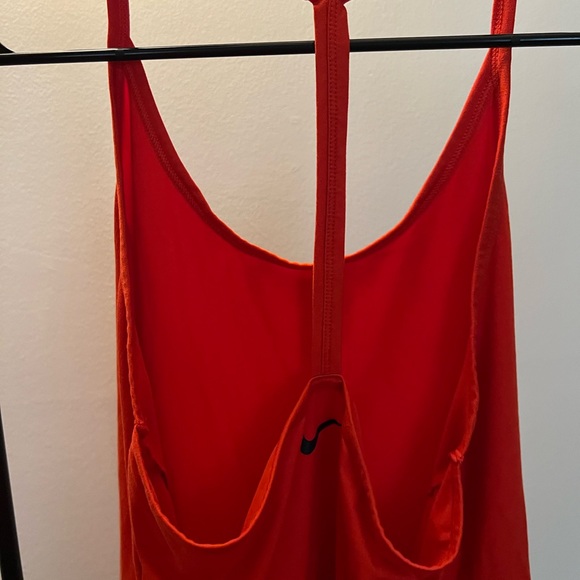 Women’s Nike tank top - Picture 2 of 3